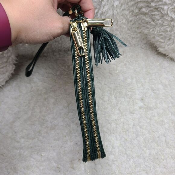 Talbots Forest Green Pebbled Leather Zippered Wristlet‎ - Picture 6 of 10